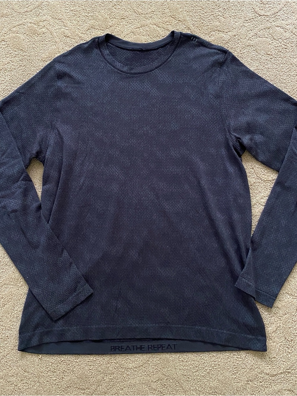 Lululemon Men’s Long Sleeve Black Metal Vent Tech T-Shirt Size Large Heather